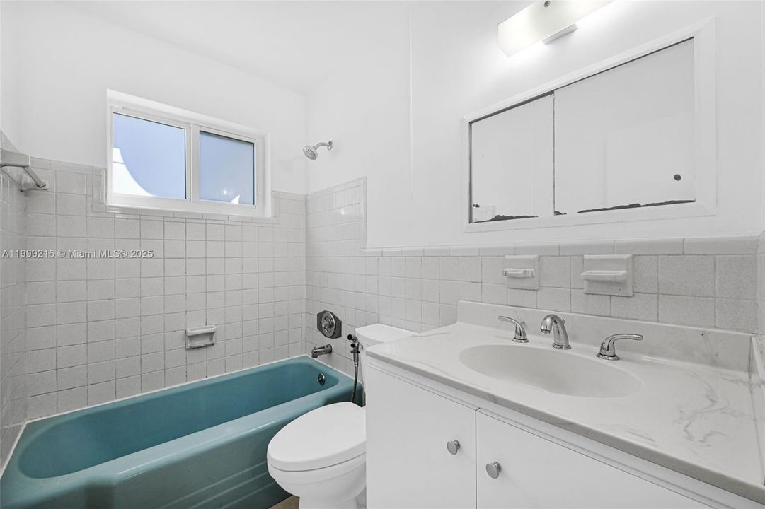 For Sale: $439,000 (4 beds, 1 baths, 1412 Square Feet)