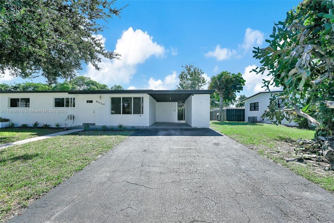 For Sale: $439,000 (4 beds, 1 baths, 1412 Square Feet)