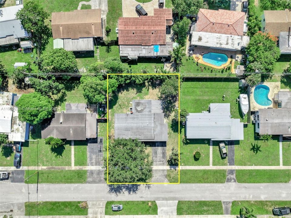 For Sale: $439,000 (4 beds, 1 baths, 1412 Square Feet)