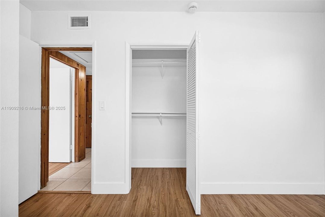 For Sale: $439,000 (4 beds, 1 baths, 1412 Square Feet)