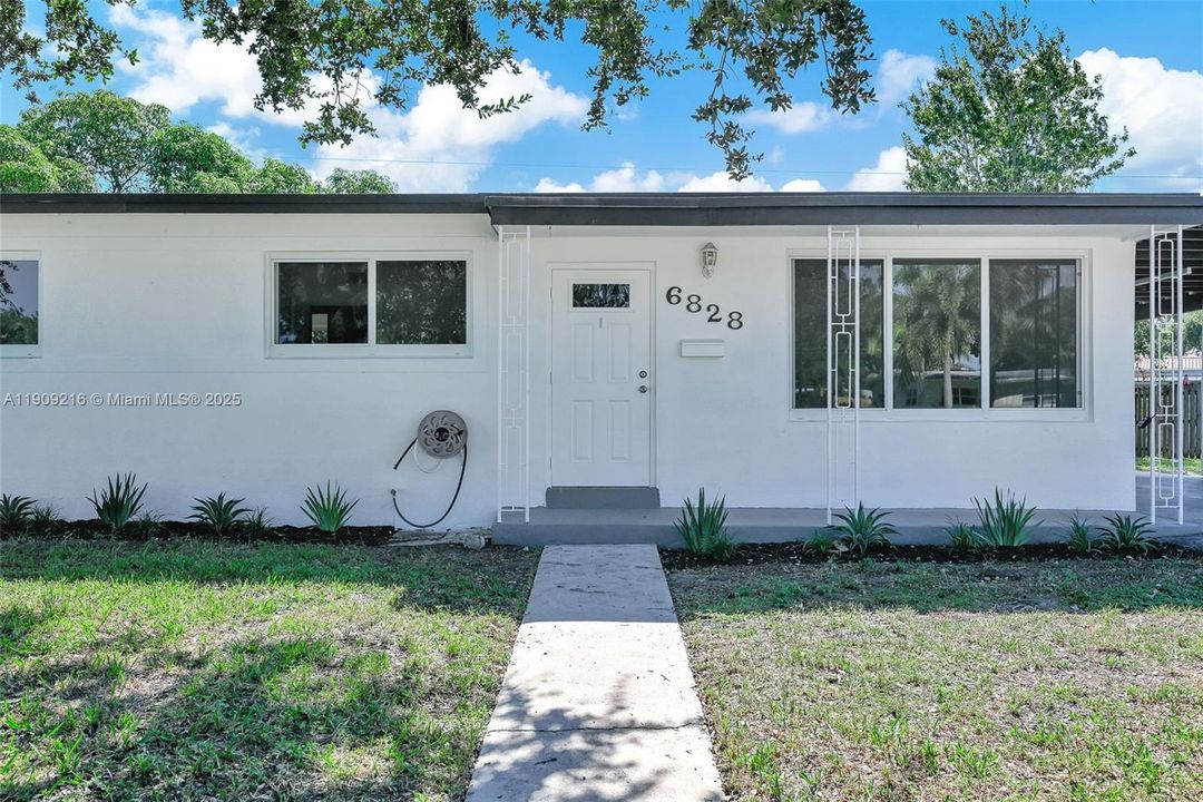 For Sale: $439,000 (4 beds, 1 baths, 1412 Square Feet)
