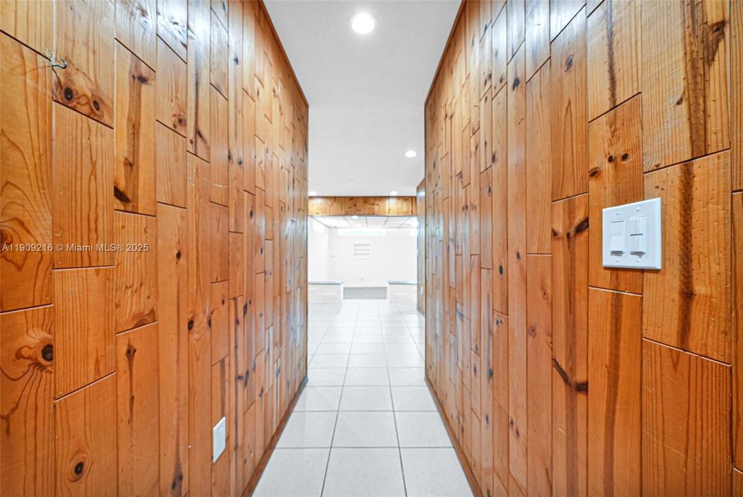 For Sale: $439,000 (4 beds, 1 baths, 1412 Square Feet)