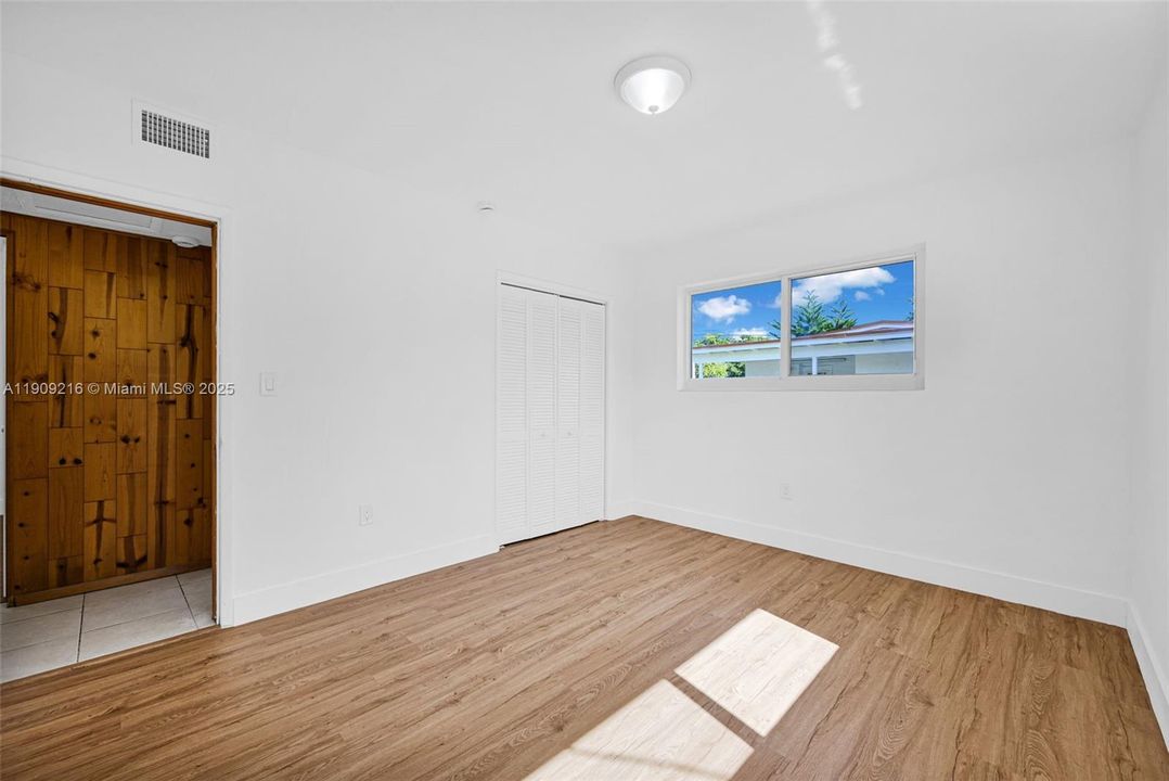 For Sale: $439,000 (4 beds, 1 baths, 1412 Square Feet)