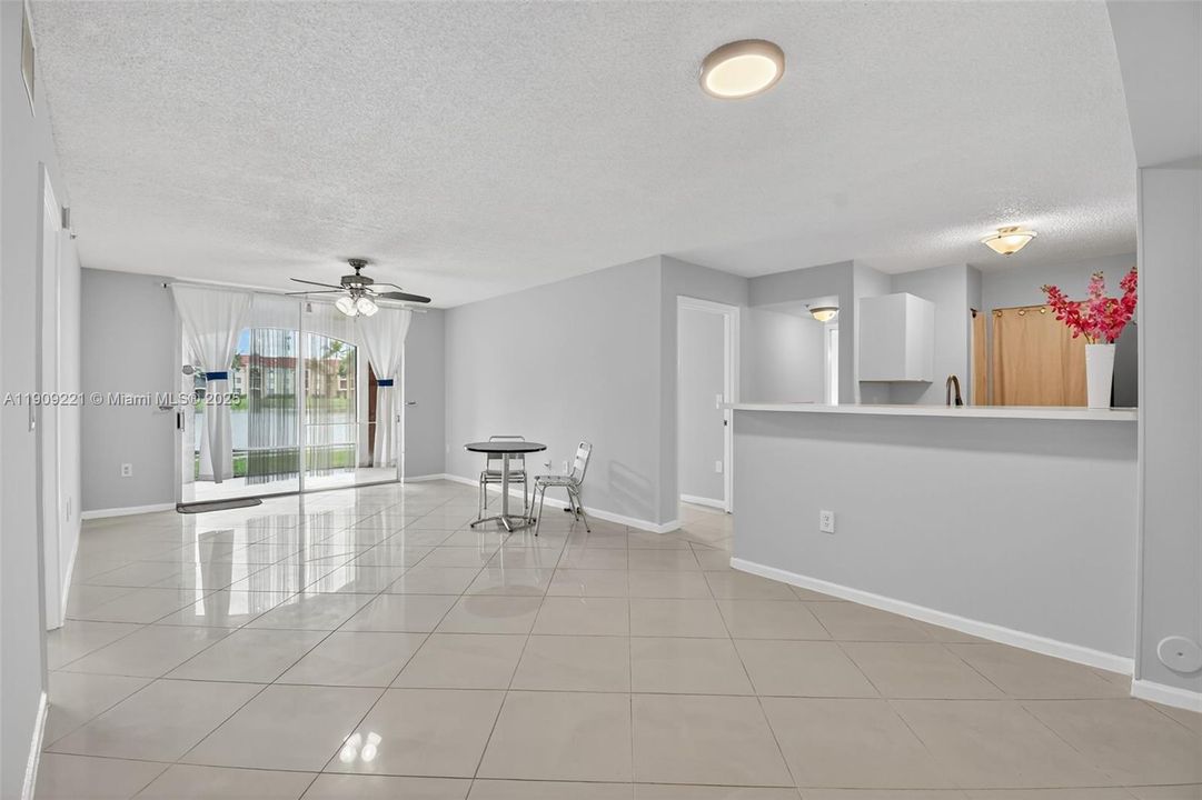 For Sale: $299,000 (3 beds, 2 baths, 1125 Square Feet)