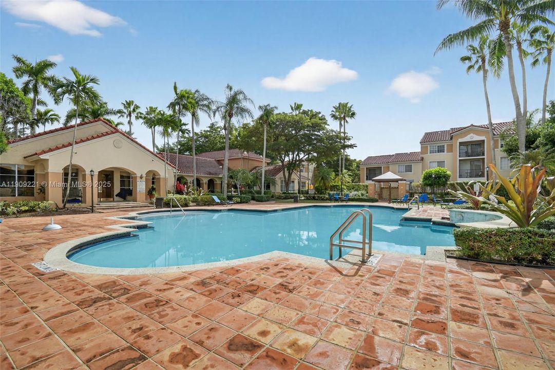 For Sale: $299,000 (3 beds, 2 baths, 1125 Square Feet)