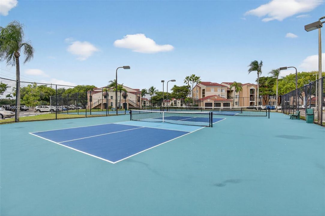 For Sale: $299,000 (3 beds, 2 baths, 1125 Square Feet)