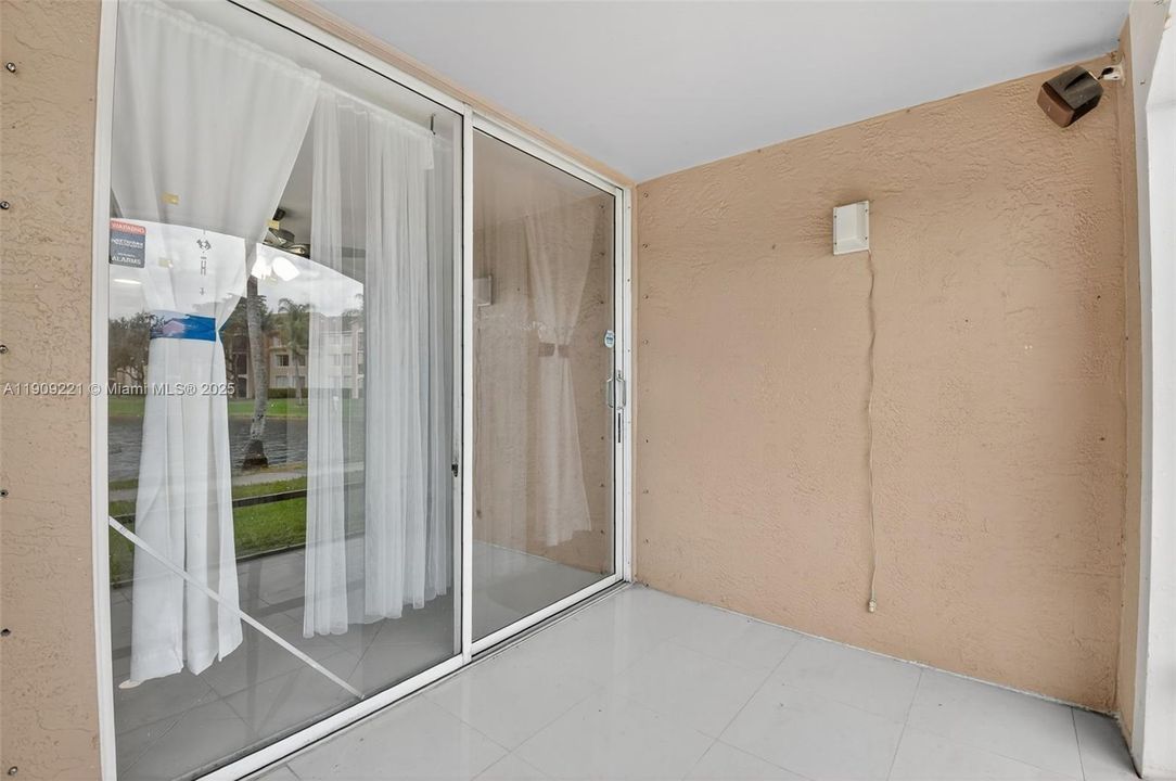 For Sale: $299,000 (3 beds, 2 baths, 1125 Square Feet)