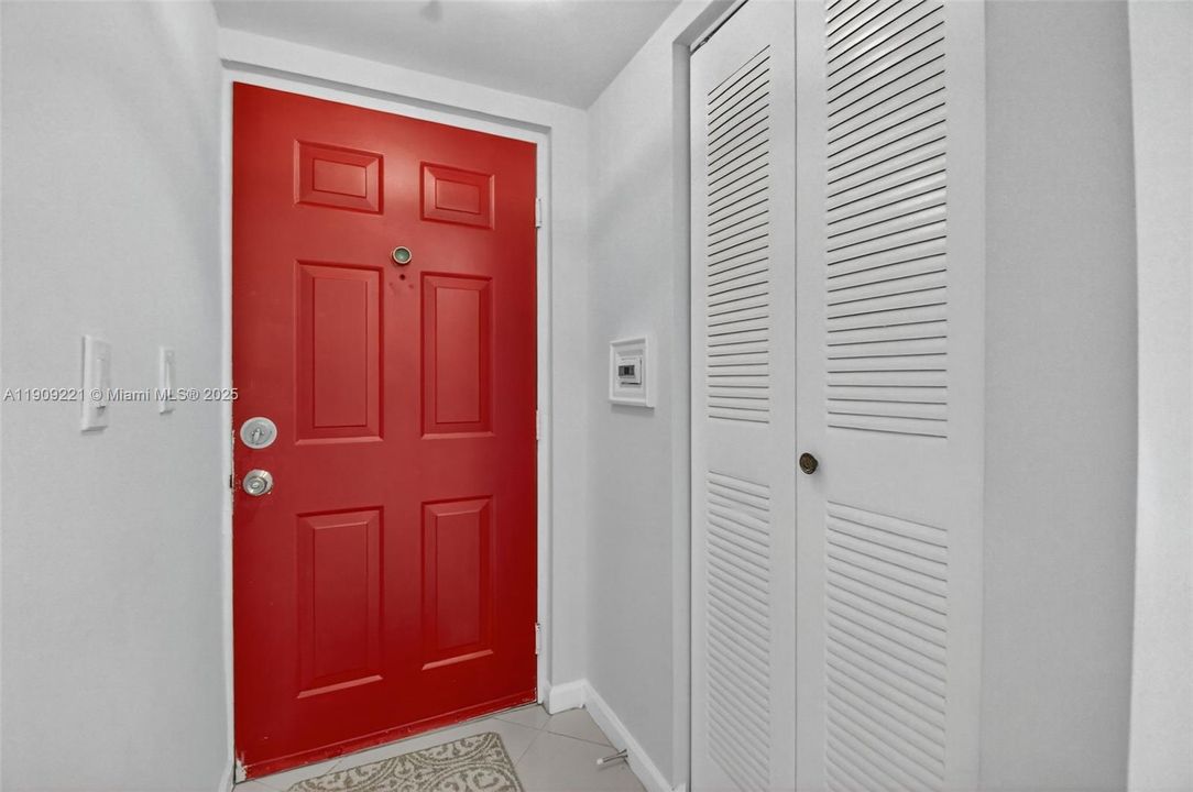 For Sale: $299,000 (3 beds, 2 baths, 1125 Square Feet)