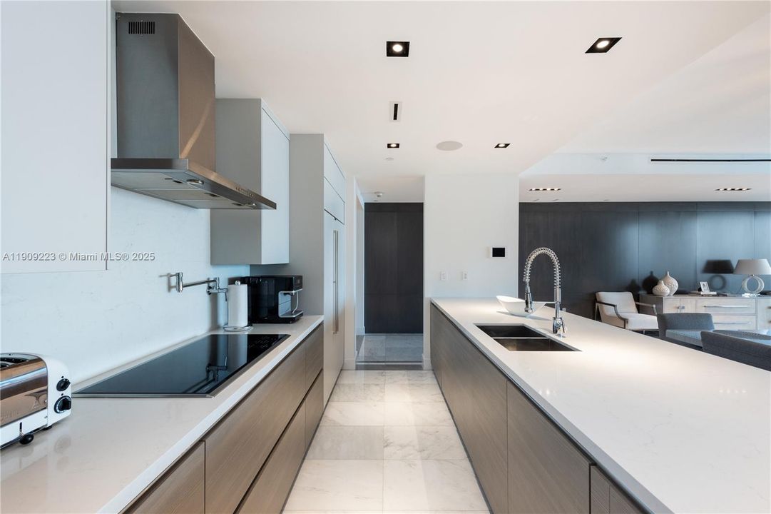 В аренду: $22,000 (3 спален, 4 ванн, 2703 Квадратных фут)