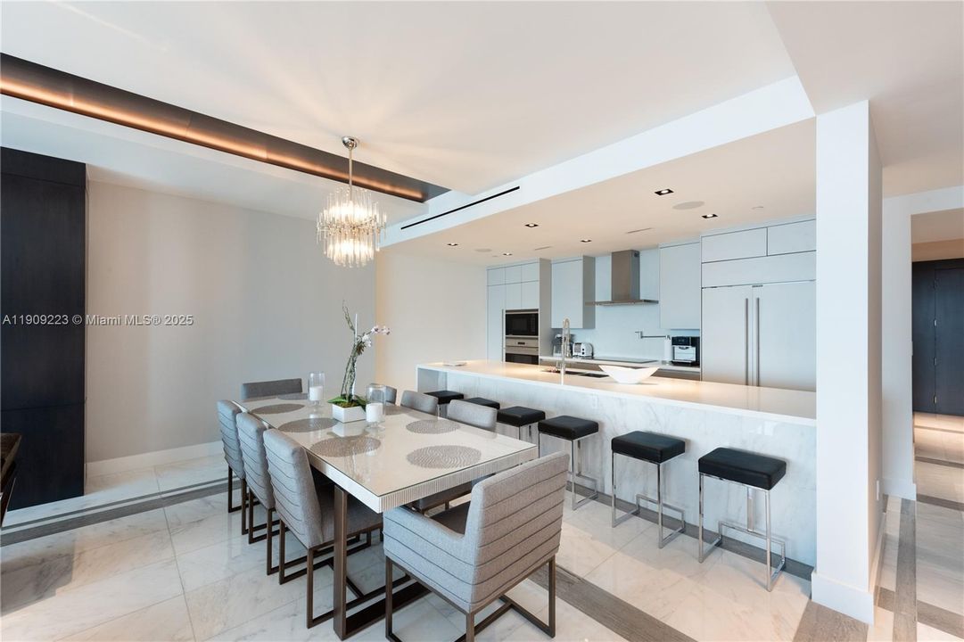 В аренду: $22,000 (3 спален, 4 ванн, 2703 Квадратных фут)