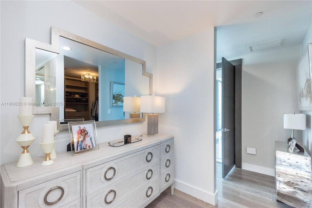 В аренду: $22,000 (3 спален, 4 ванн, 2703 Квадратных фут)