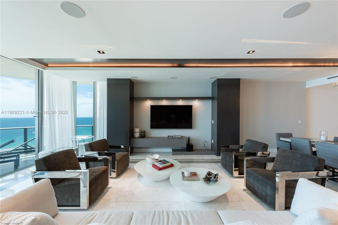 В аренду: $22,000 (3 спален, 4 ванн, 2703 Квадратных фут)