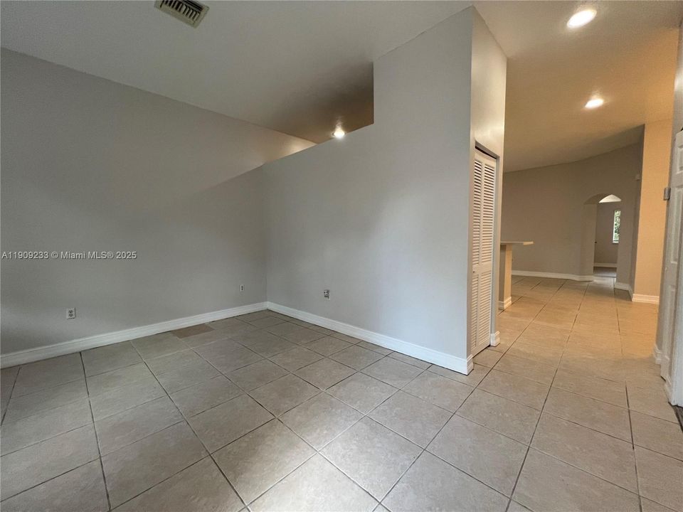For Rent: $3,600 (3 beds, 2 baths, 1408 Square Feet)