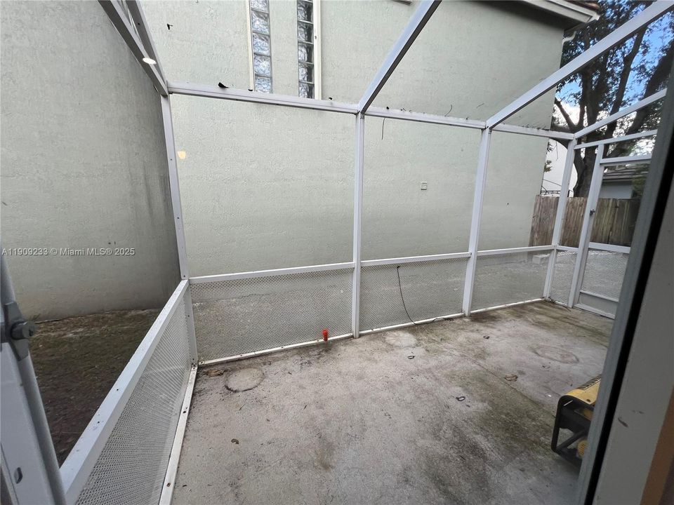 For Rent: $3,600 (3 beds, 2 baths, 1408 Square Feet)