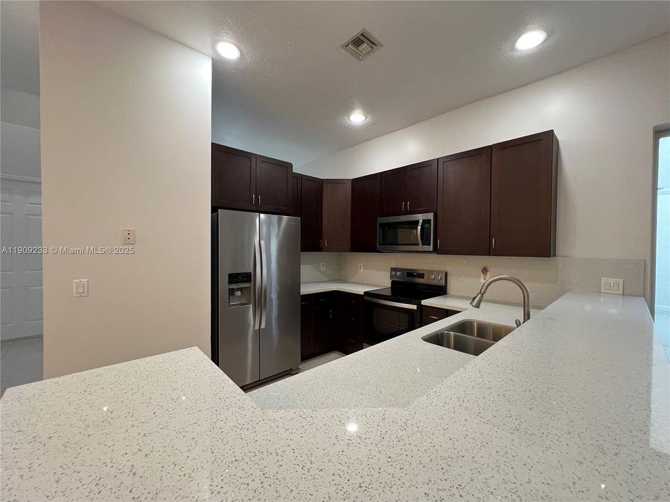 For Rent: $3,600 (3 beds, 2 baths, 1408 Square Feet)