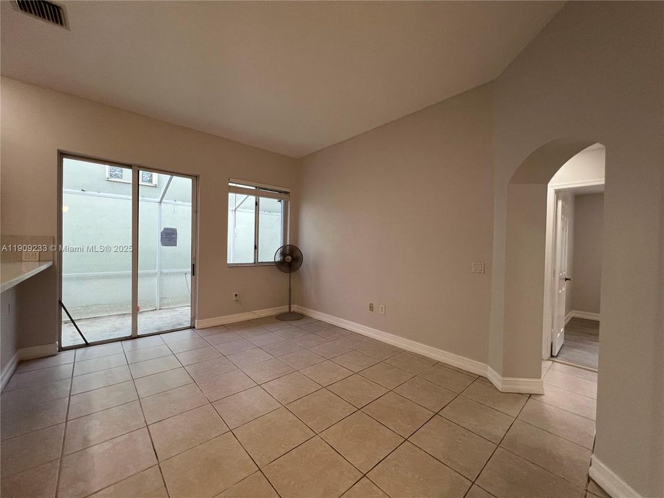 For Rent: $3,600 (3 beds, 2 baths, 1408 Square Feet)