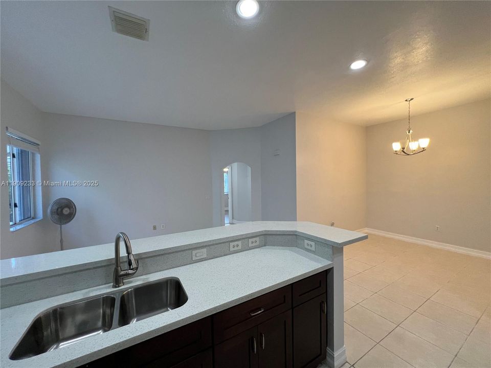 For Rent: $3,600 (3 beds, 2 baths, 1408 Square Feet)