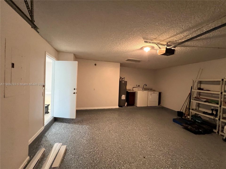 For Rent: $3,600 (3 beds, 2 baths, 1408 Square Feet)