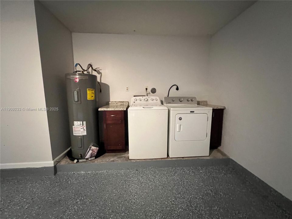 For Rent: $3,600 (3 beds, 2 baths, 1408 Square Feet)