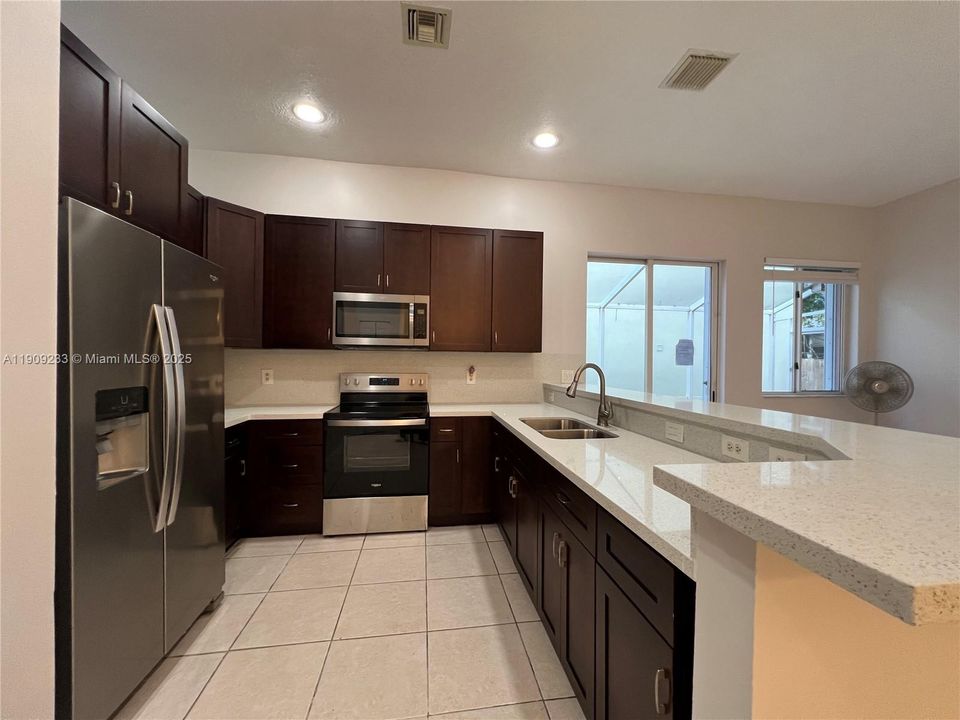 For Rent: $3,600 (3 beds, 2 baths, 1408 Square Feet)