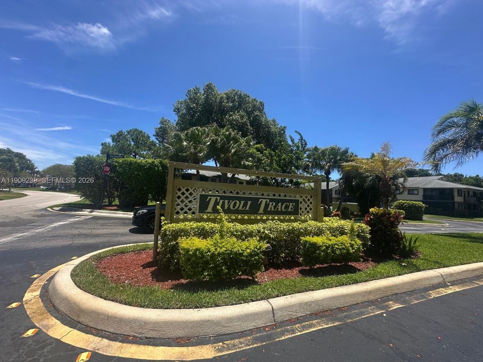 На продажу: $219,900 (2 спален, 2 ванн, 887 Квадратных фут)