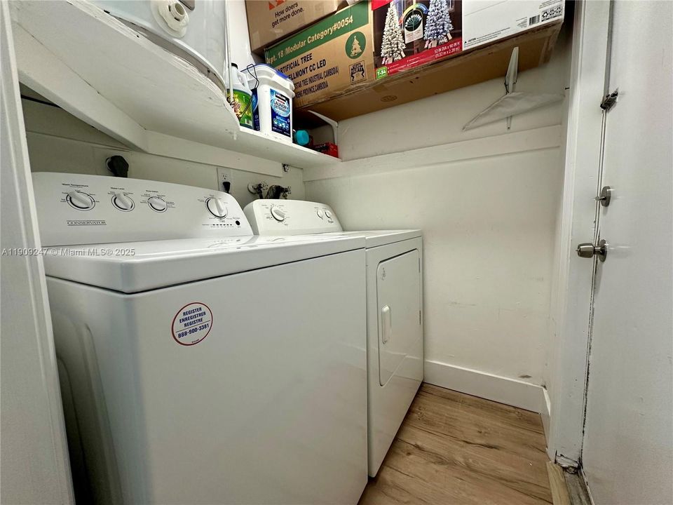 For Rent: $2,300 (2 beds, 2 baths, 2059 Square Feet)