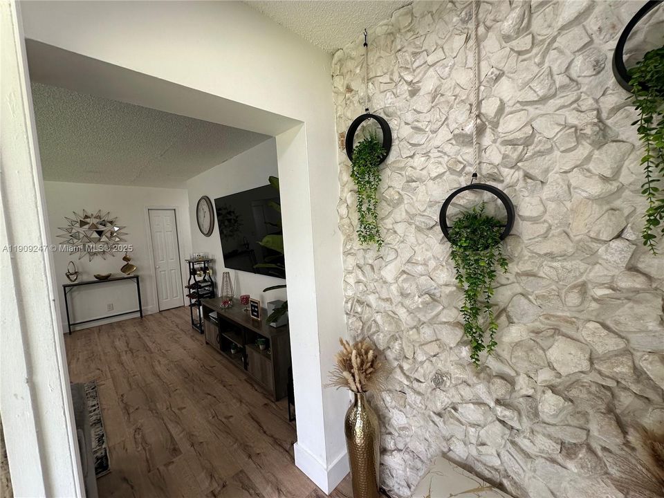 For Rent: $2,300 (2 beds, 2 baths, 2059 Square Feet)