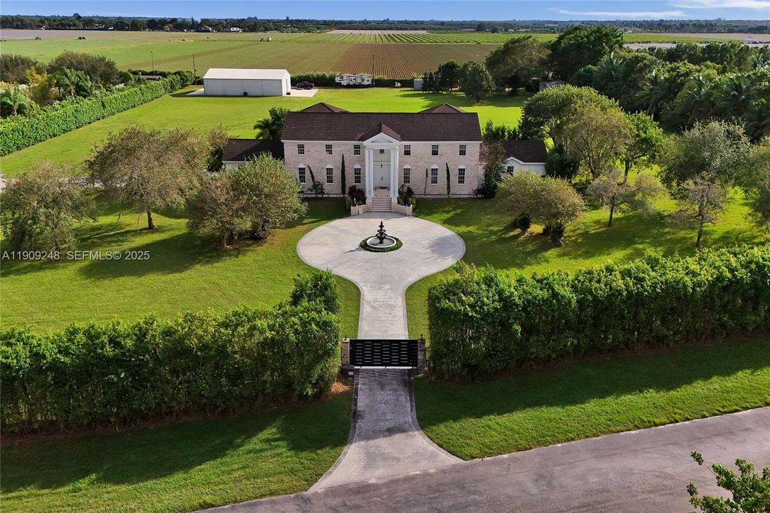 待售: $3,680,000 (7 贝兹, 6 浴室, 5374 平方英尺)