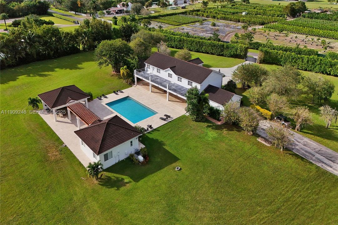 待售: $3,680,000 (7 贝兹, 6 浴室, 5374 平方英尺)