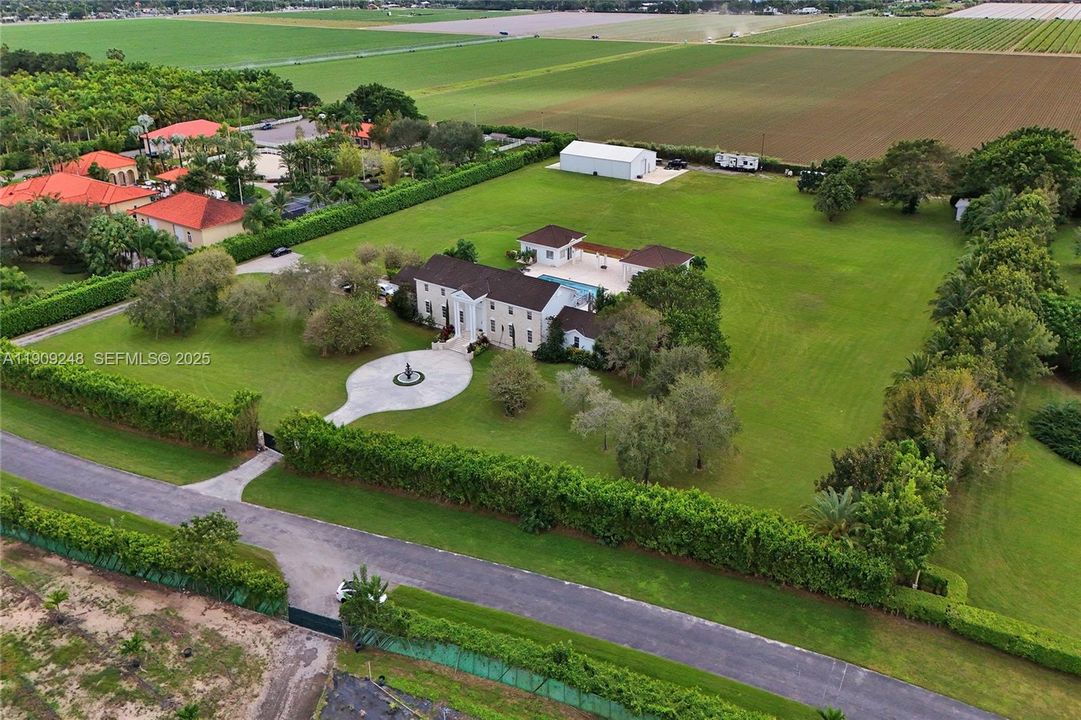 待售: $3,680,000 (7 贝兹, 6 浴室, 5374 平方英尺)