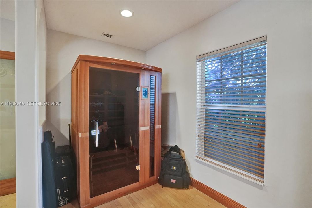 待售: $3,680,000 (7 贝兹, 6 浴室, 5374 平方英尺)