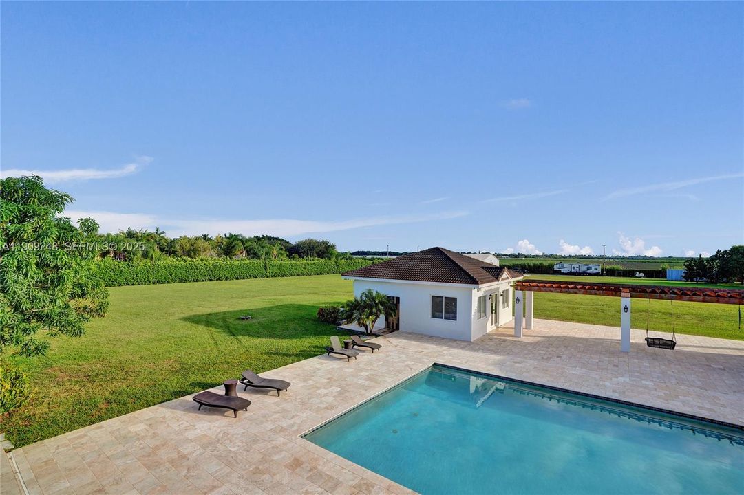 待售: $3,680,000 (7 贝兹, 6 浴室, 5374 平方英尺)