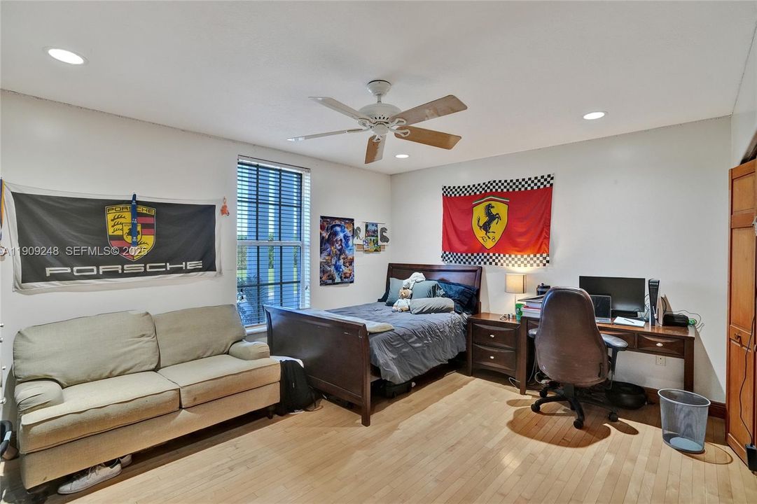 待售: $3,680,000 (7 贝兹, 6 浴室, 5374 平方英尺)