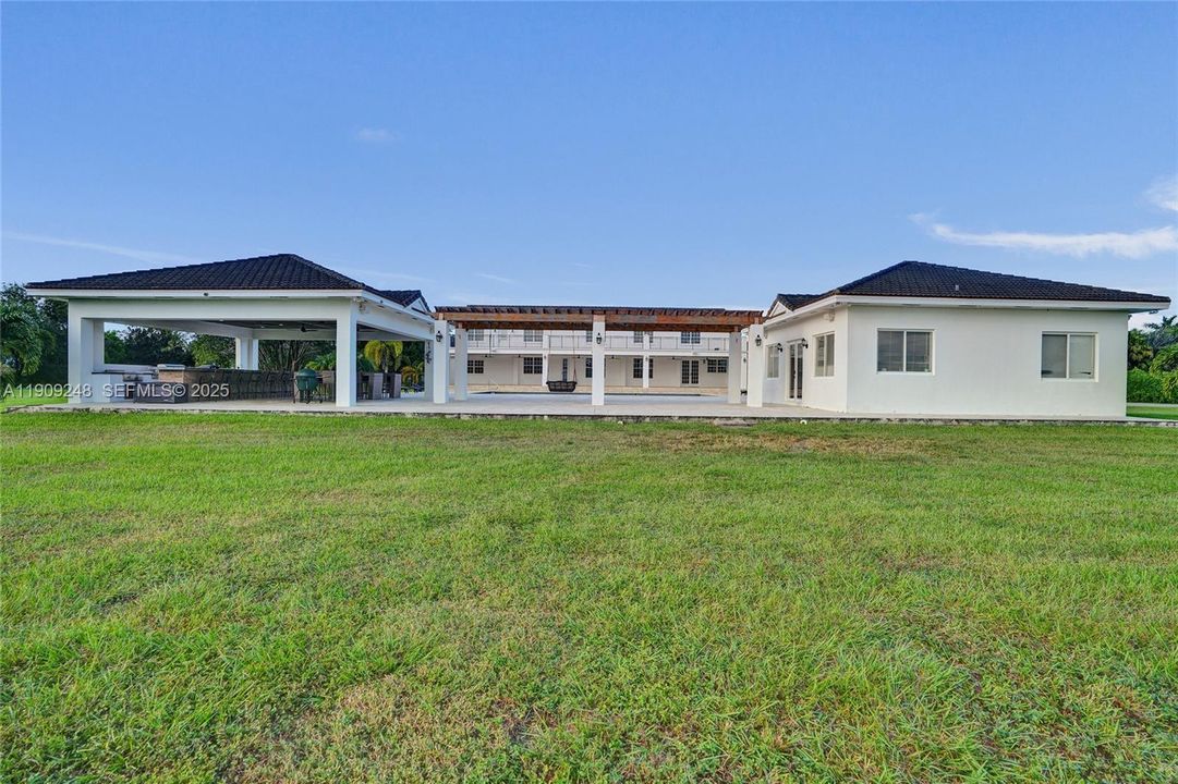 待售: $3,680,000 (7 贝兹, 6 浴室, 5374 平方英尺)