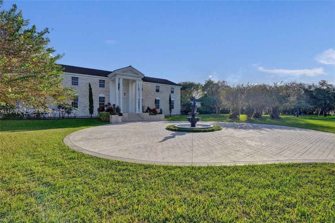 待售: $3,680,000 (7 贝兹, 6 浴室, 5374 平方英尺)