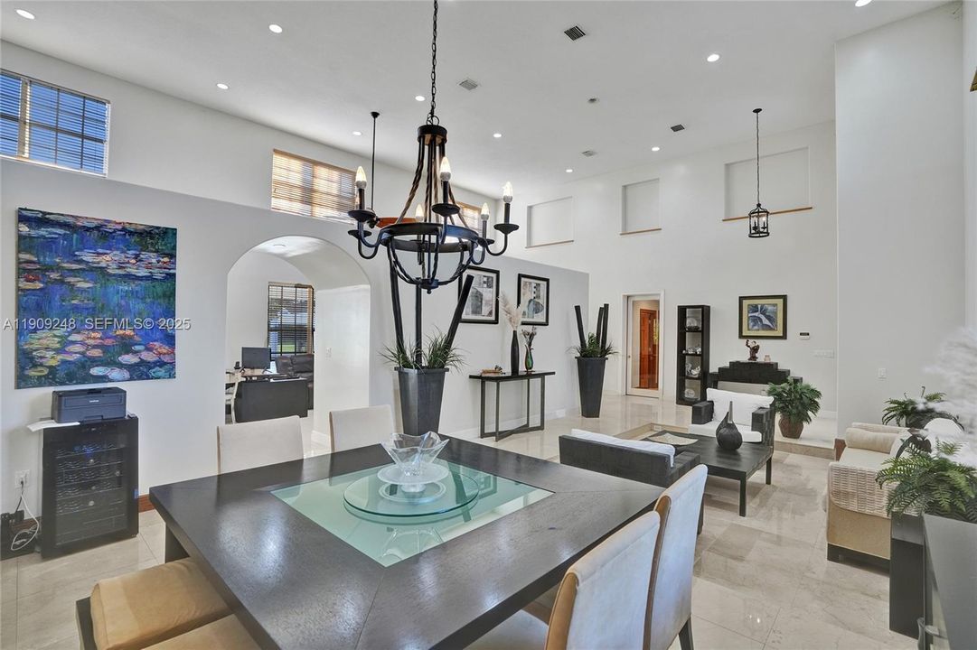 待售: $3,680,000 (7 贝兹, 6 浴室, 5374 平方英尺)