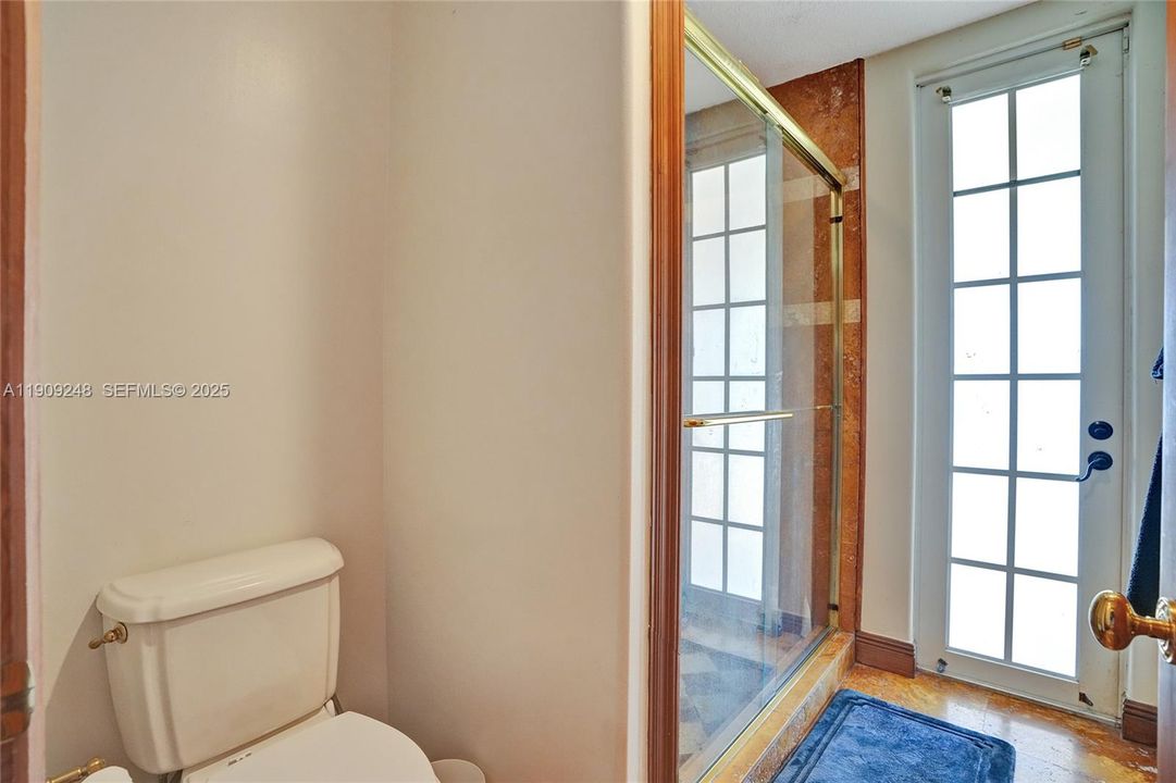 待售: $3,680,000 (7 贝兹, 6 浴室, 5374 平方英尺)