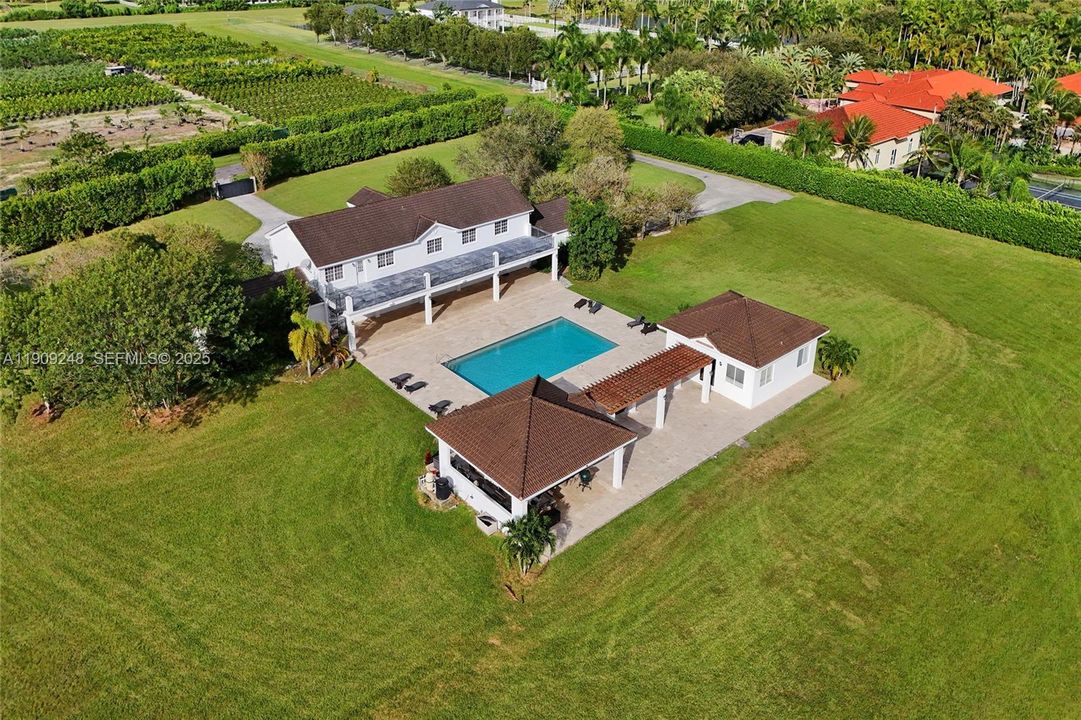 待售: $3,680,000 (7 贝兹, 6 浴室, 5374 平方英尺)