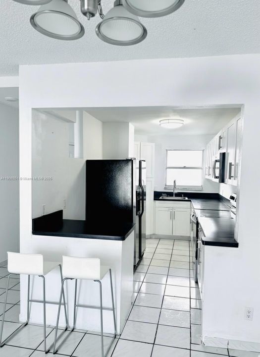 出租: $2,800 (3 贝兹, 2 浴室, 1300 平方英尺)