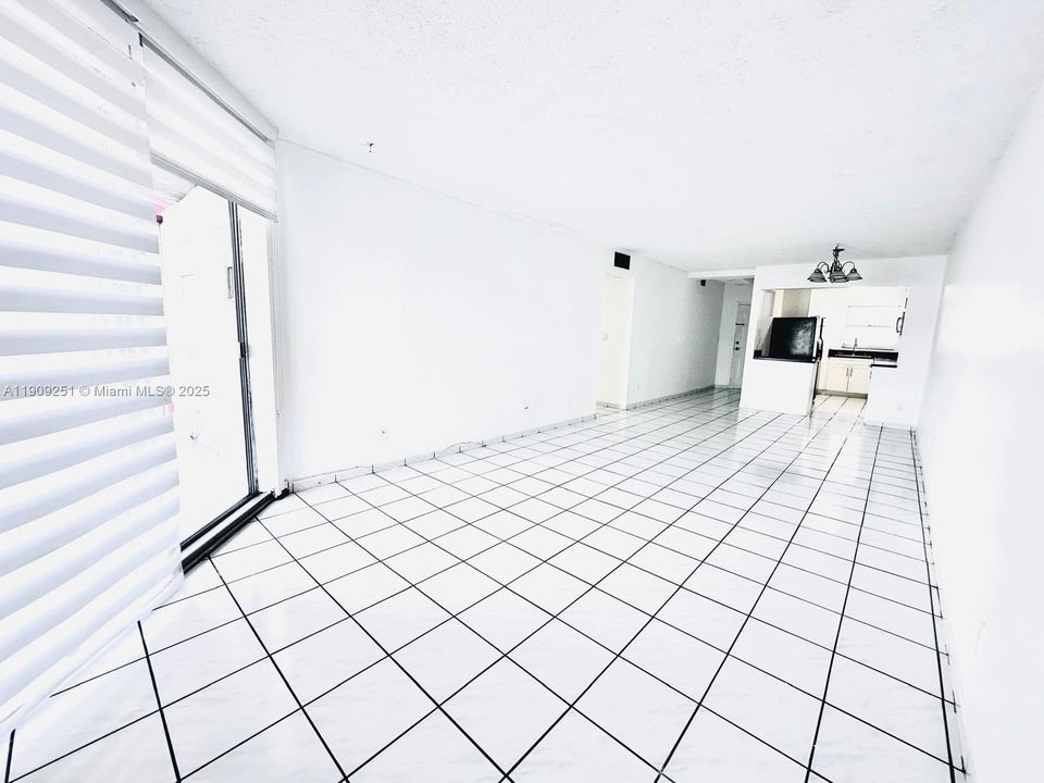 出租: $2,800 (3 贝兹, 2 浴室, 1300 平方英尺)