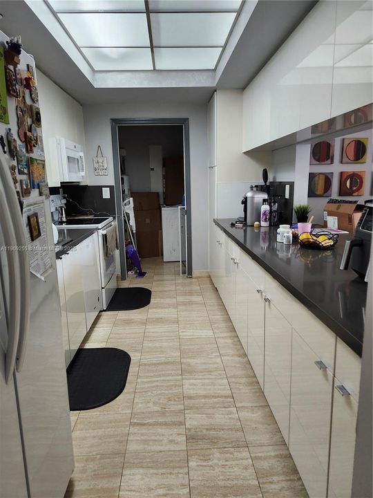 For Rent: $2,950 (3 beds, 2 baths, 1330 Square Feet)