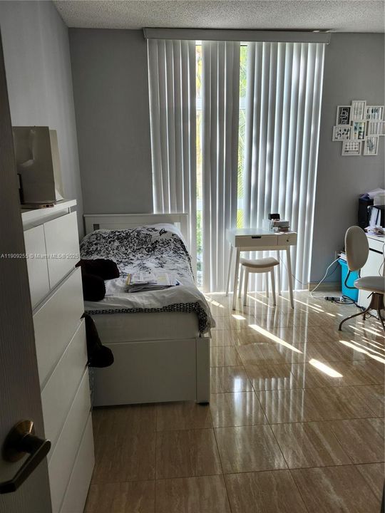 For Rent: $2,950 (3 beds, 2 baths, 1330 Square Feet)