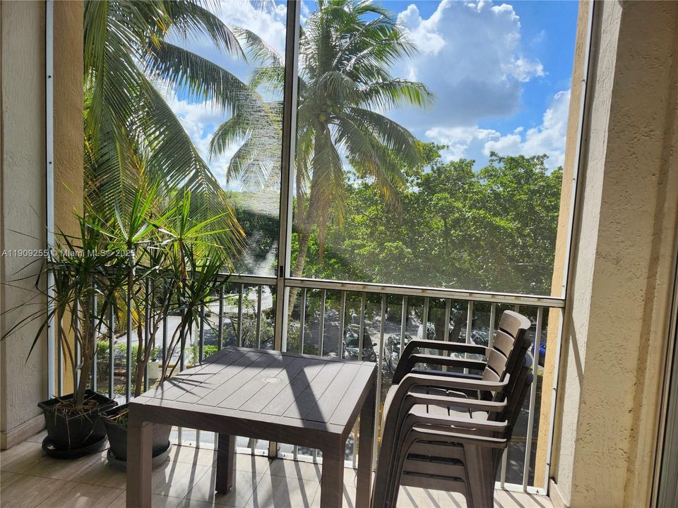 For Rent: $2,950 (3 beds, 2 baths, 1330 Square Feet)