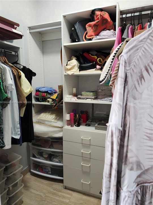 For Rent: $2,950 (3 beds, 2 baths, 1330 Square Feet)