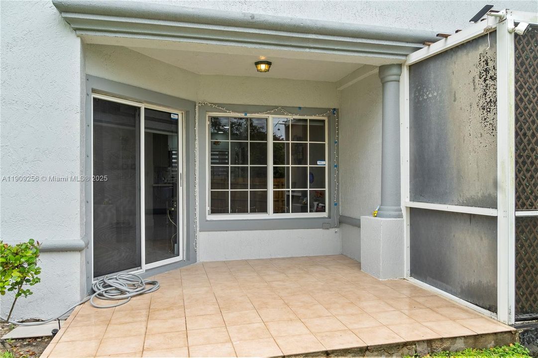 En Venta: $425,000 (3 camas, 2 baños, 1580 Pies cuadrados)