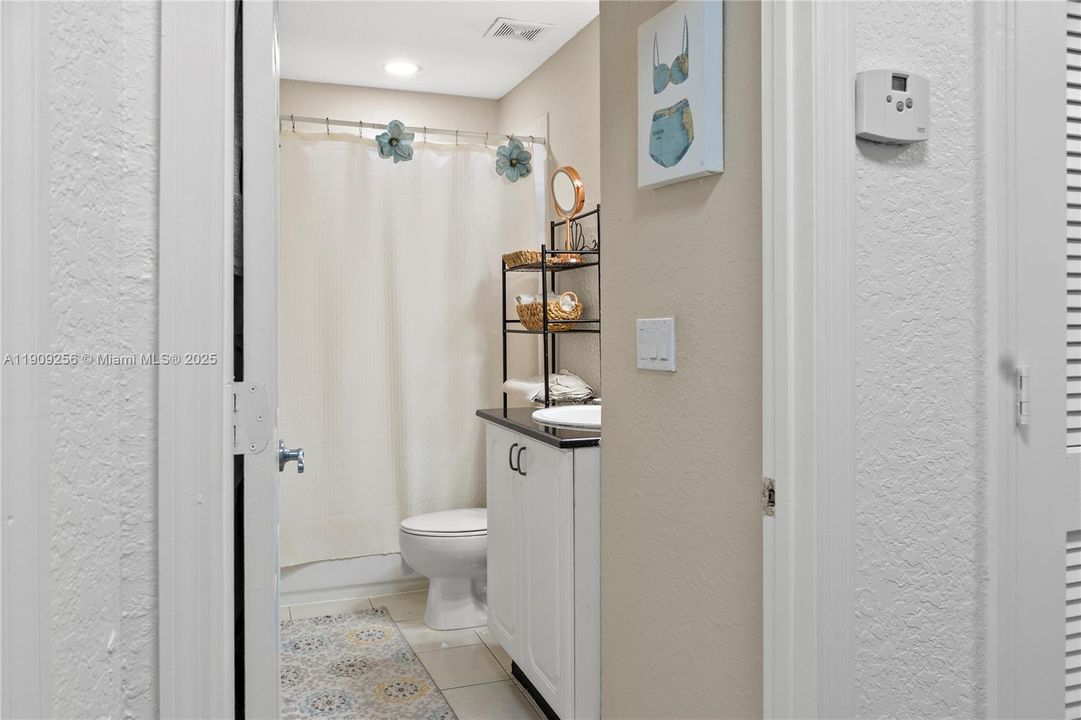 En Venta: $425,000 (3 camas, 2 baños, 1580 Pies cuadrados)