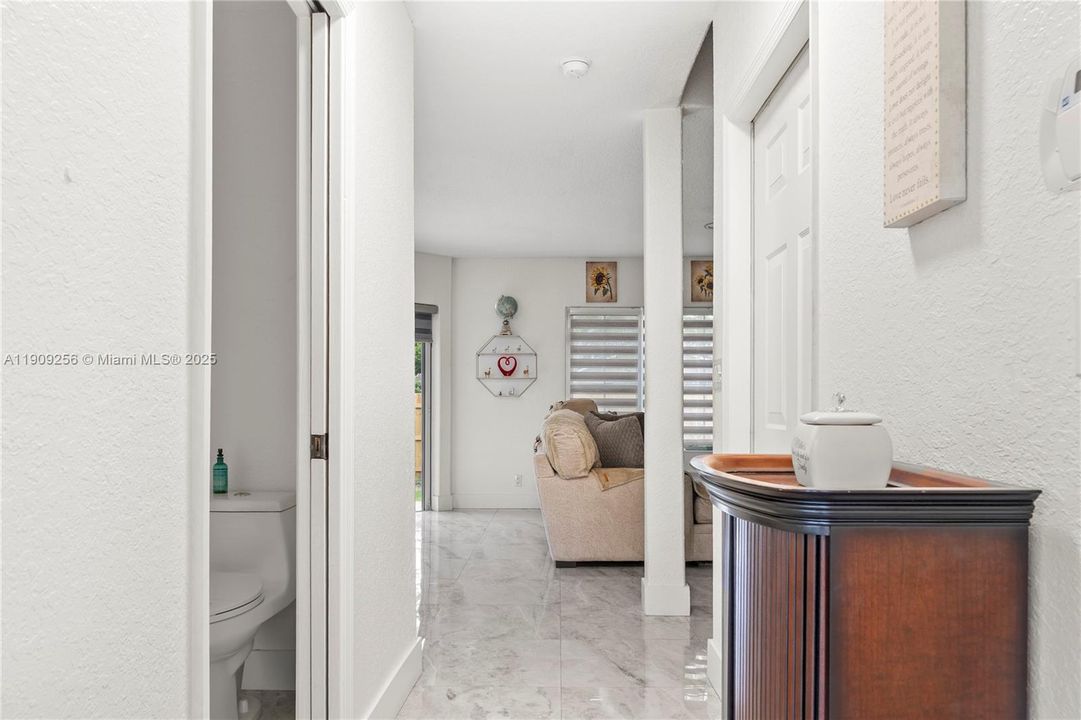 En Venta: $425,000 (3 camas, 2 baños, 1580 Pies cuadrados)