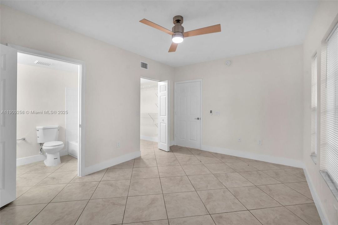 Active With Contract: $2,700 (2 beds, 2 baths, 1080 Square Feet)