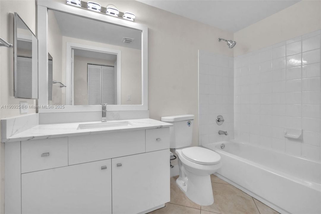 Active With Contract: $2,700 (2 beds, 2 baths, 1080 Square Feet)