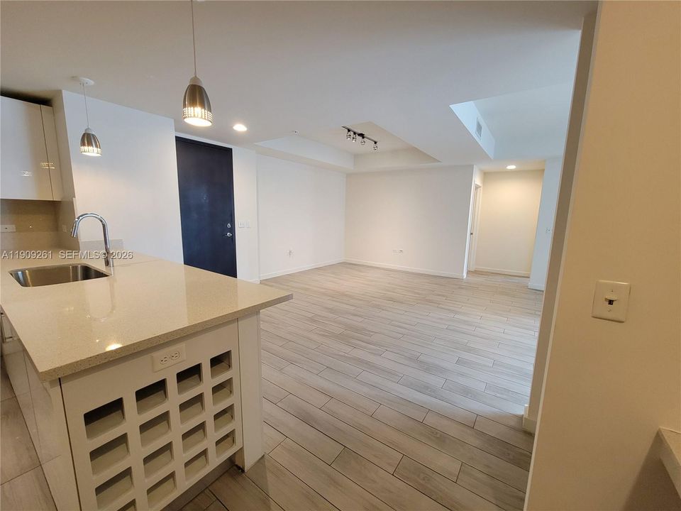 En Venta: $775,000 (2 camas, 2 baños, 1384 Pies cuadrados)